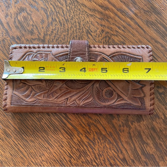 Vintage Hand Tooled Leather Wallet - Picture 14 of 15